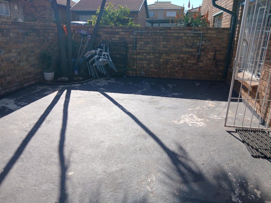 3 Bedroom Property for Sale in Birchleigh Gauteng
