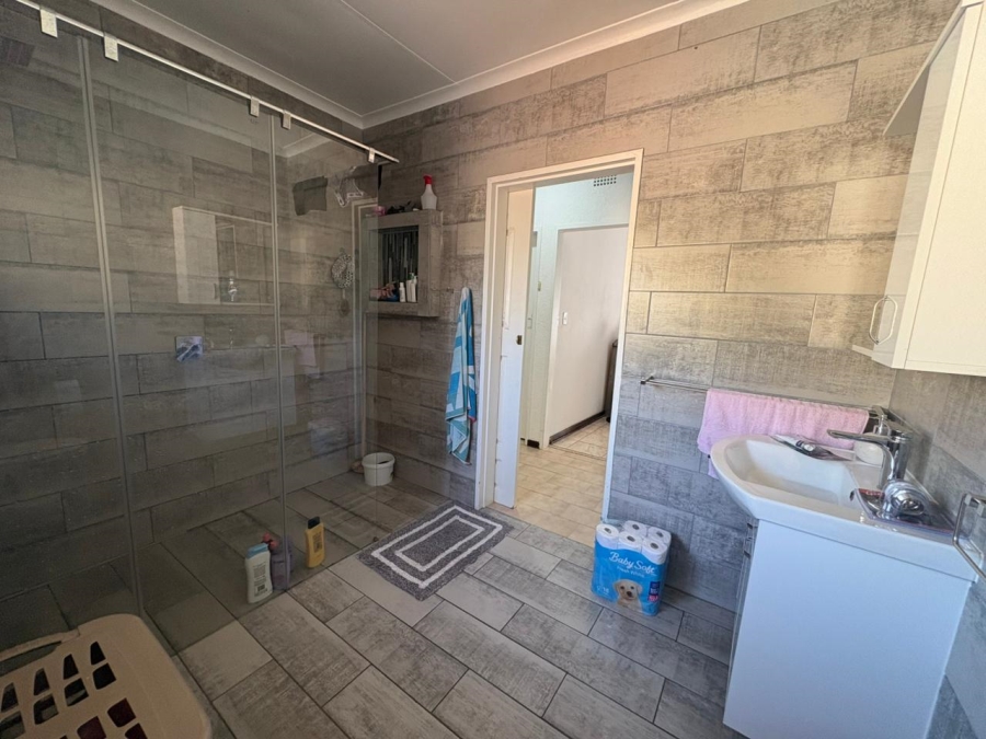 5 Bedroom Property for Sale in Norkem Park Gauteng