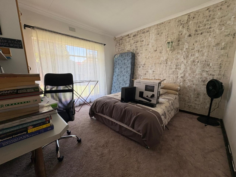 5 Bedroom Property for Sale in Norkem Park Gauteng