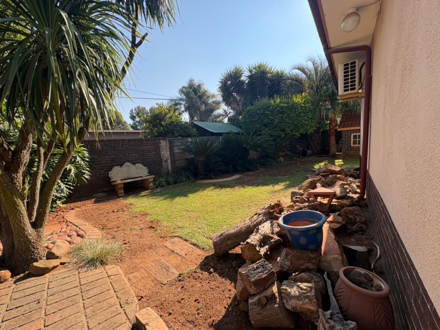 5 Bedroom Property for Sale in Norkem Park Gauteng