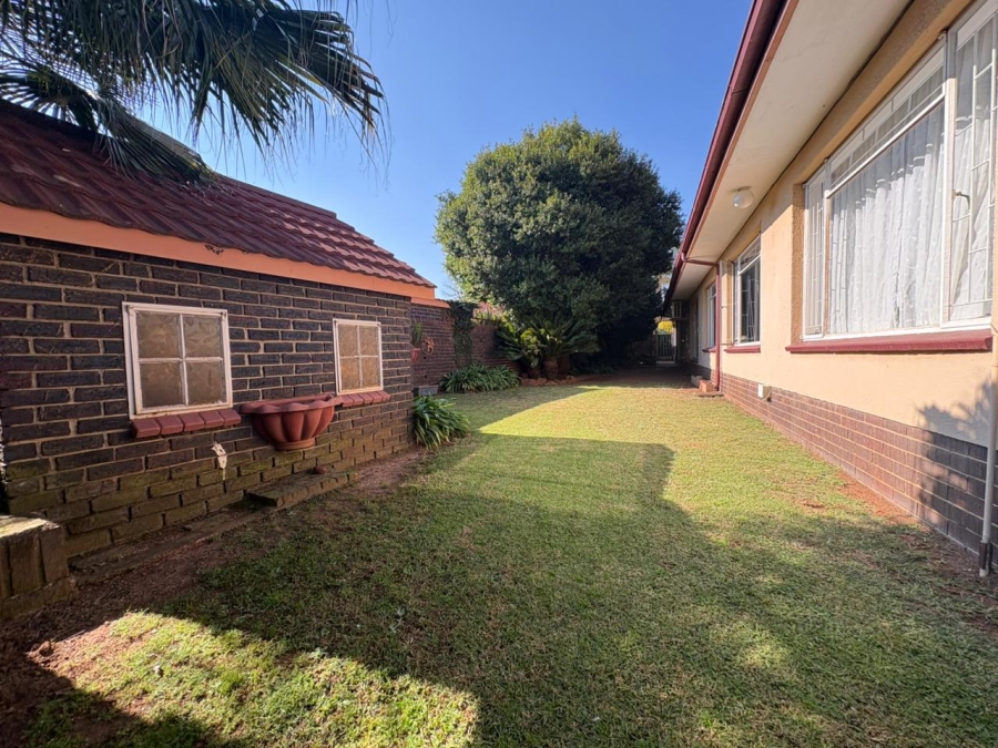 5 Bedroom Property for Sale in Norkem Park Gauteng