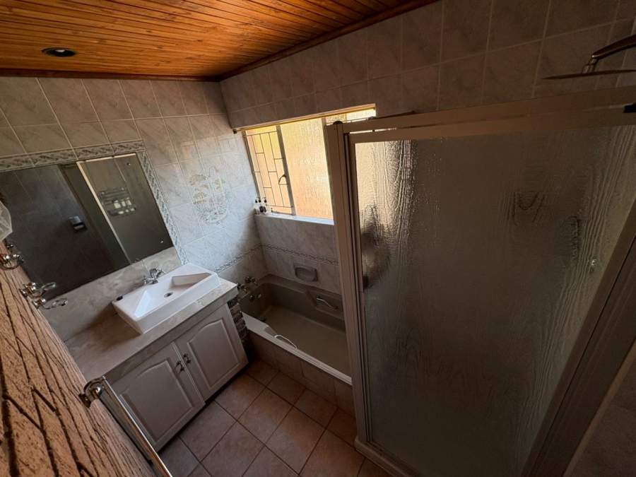5 Bedroom Property for Sale in Norkem Park Gauteng