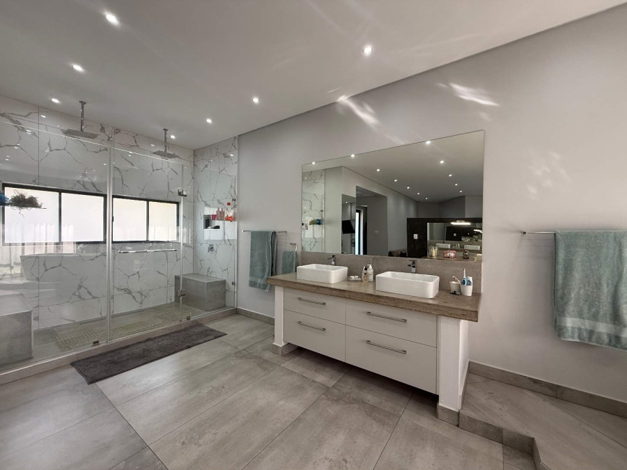 4 Bedroom Property for Sale in Three Rivers Gauteng