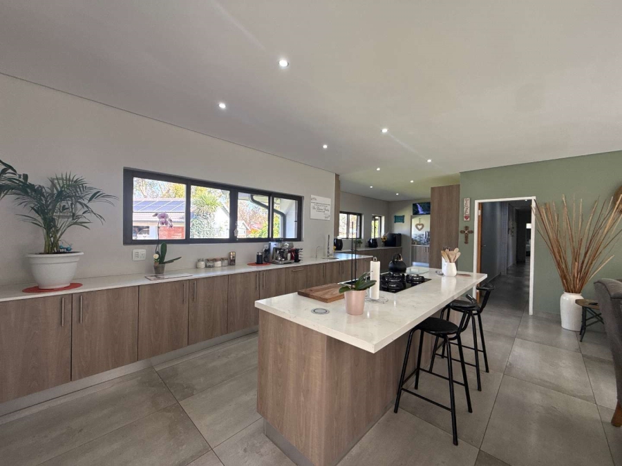 4 Bedroom Property for Sale in Three Rivers Gauteng