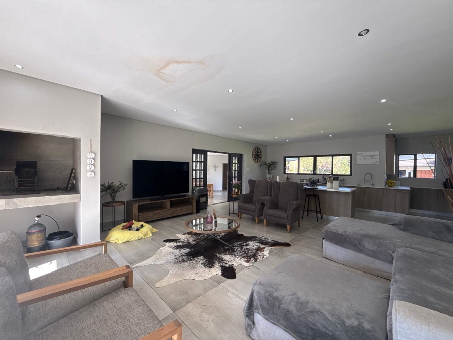 4 Bedroom Property for Sale in Three Rivers Gauteng