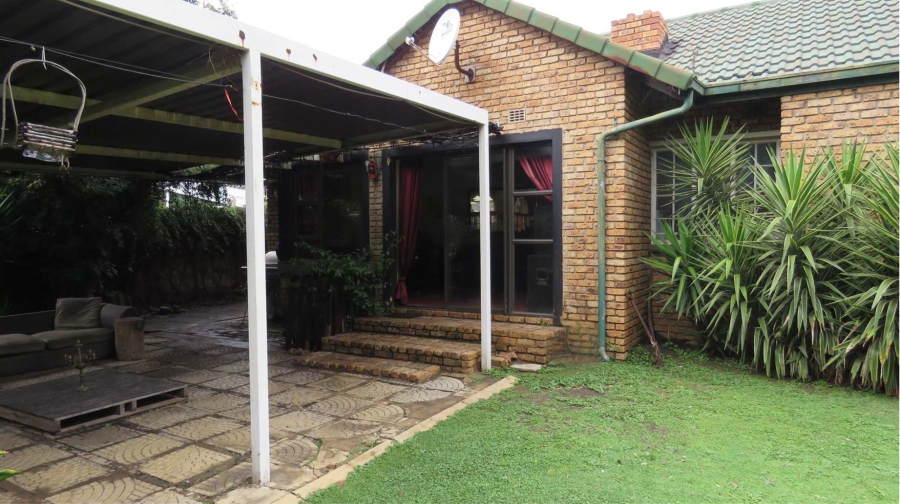 3 Bedroom Property for Sale in Raceview Gauteng