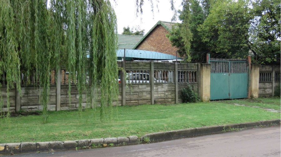 3 Bedroom Property for Sale in Raceview Gauteng