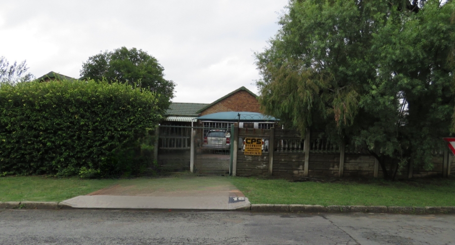 3 Bedroom Property for Sale in Raceview Gauteng