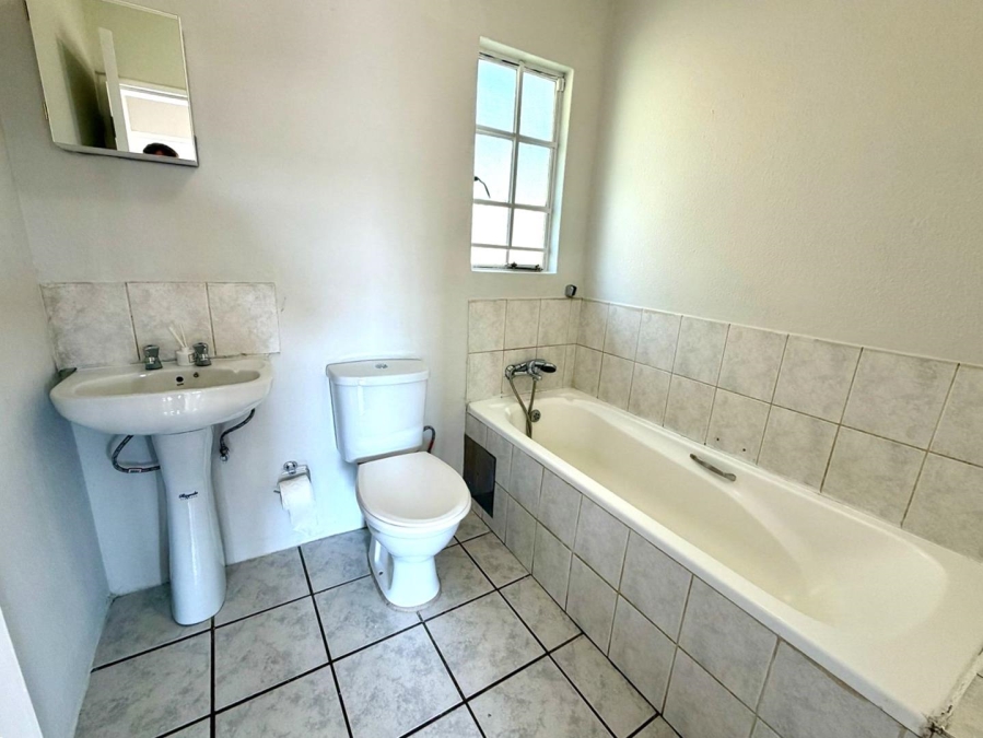 2 Bedroom Property for Sale in Rietvalleirand Gauteng