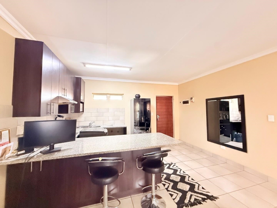 2 Bedroom Property for Sale in Noordwyk Gauteng