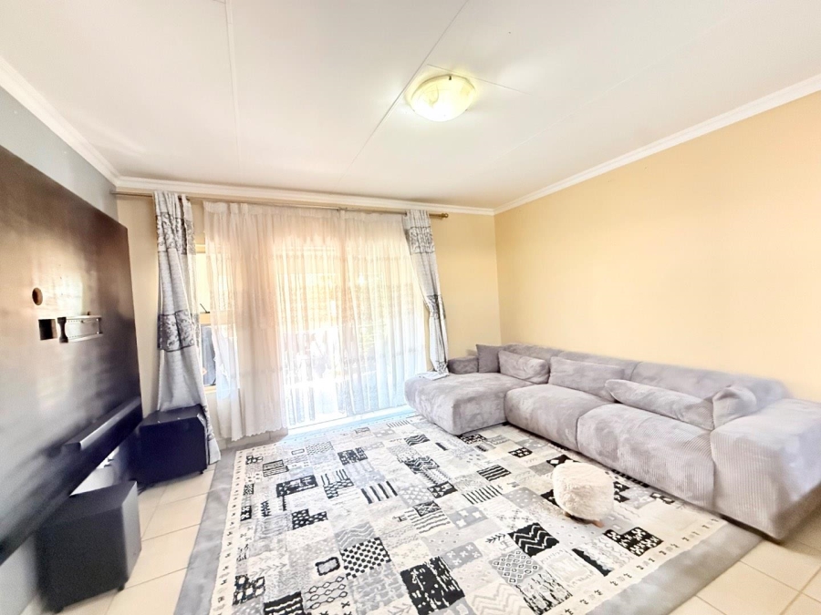 2 Bedroom Property for Sale in Noordwyk Gauteng