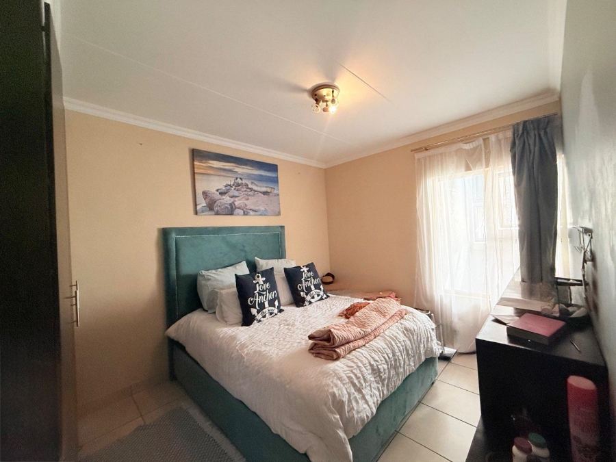 2 Bedroom Property for Sale in Noordwyk Gauteng