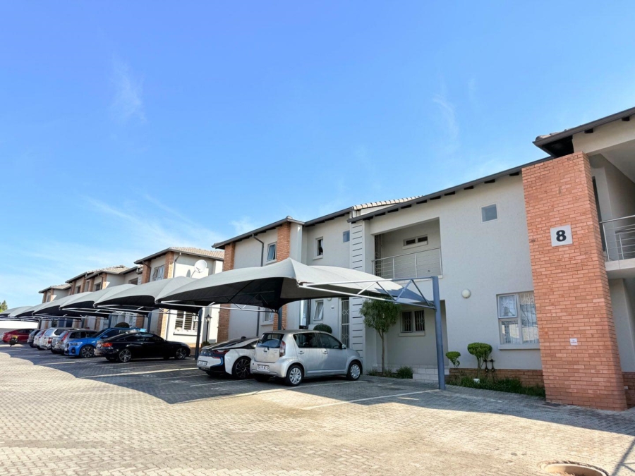 2 Bedroom Property for Sale in Noordwyk Gauteng