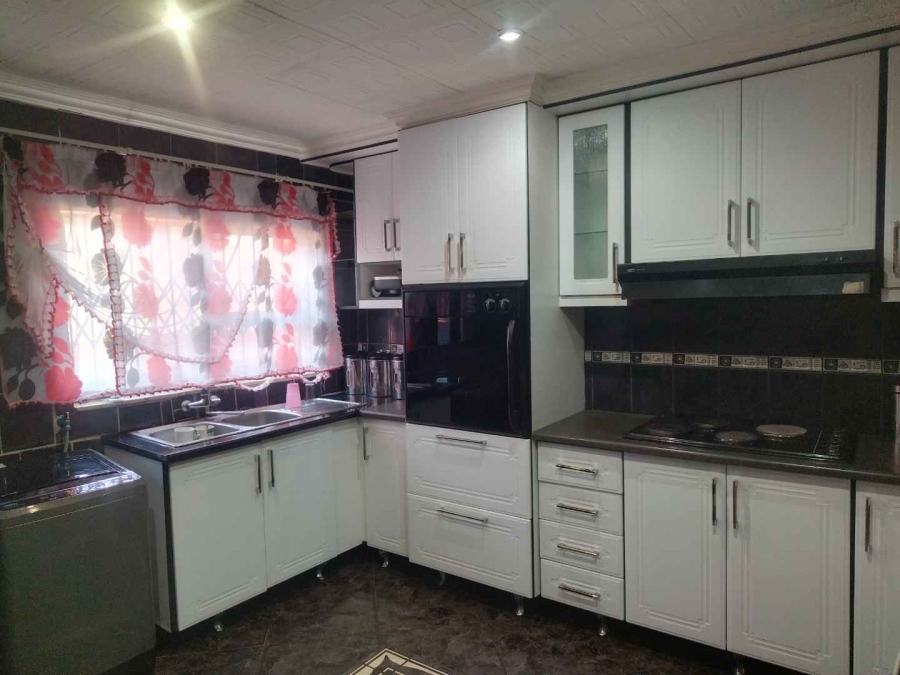 3 Bedroom Property for Sale in Soshanguve BB Gauteng