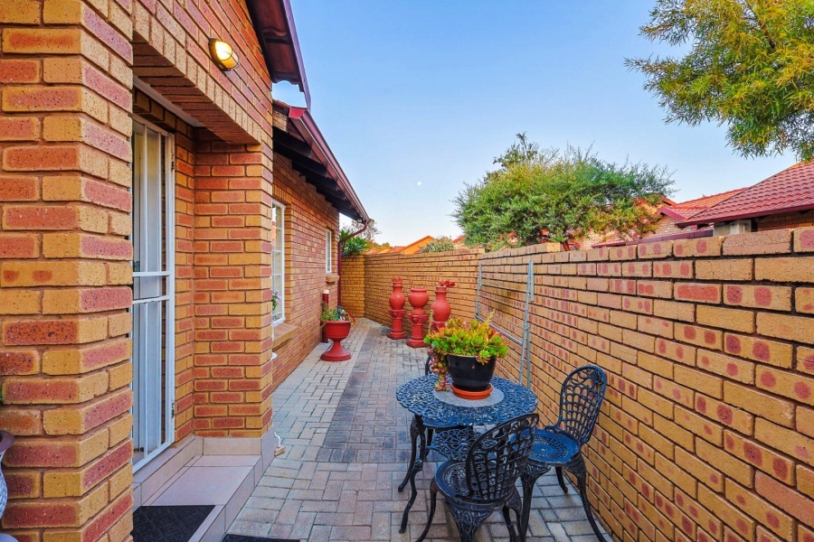 2 Bedroom Property for Sale in Equestria Gauteng