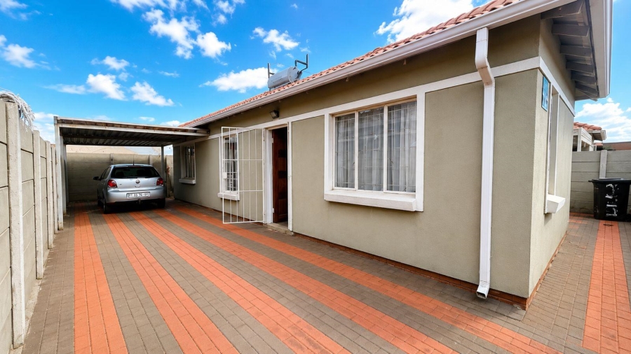 3 Bedroom Property for Sale in Albertsdal Gauteng