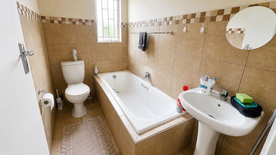 3 Bedroom Property for Sale in Albertsdal Gauteng
