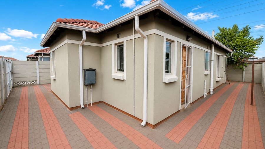 3 Bedroom Property for Sale in Albertsdal Gauteng