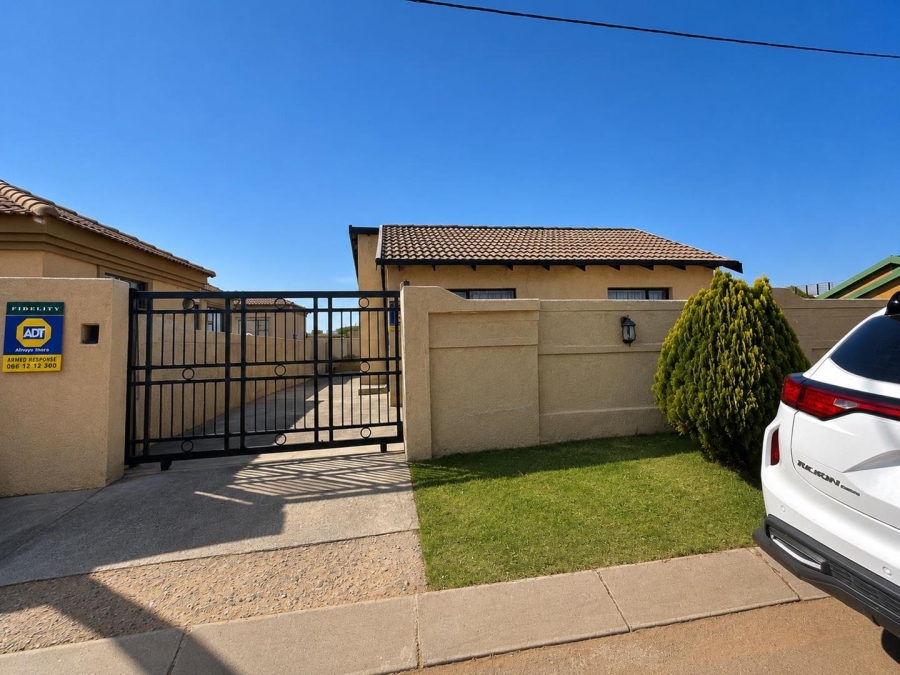 2 Bedroom Property for Sale in Roodekop Gauteng