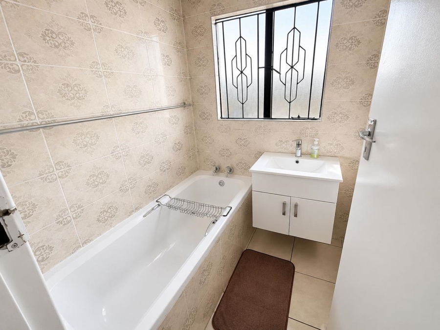 2 Bedroom Property for Sale in Roodekop Gauteng