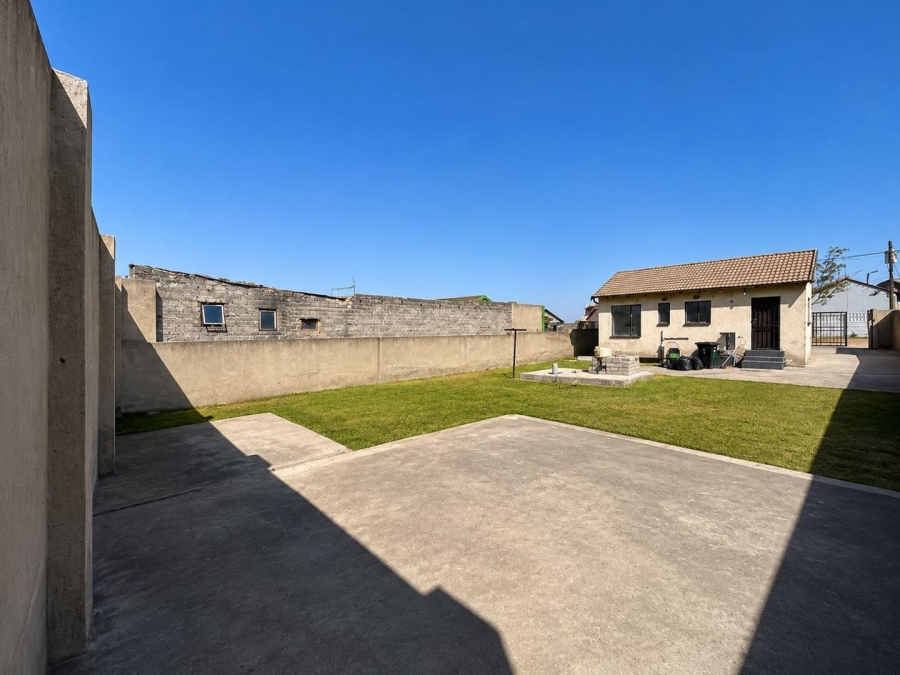 2 Bedroom Property for Sale in Roodekop Gauteng