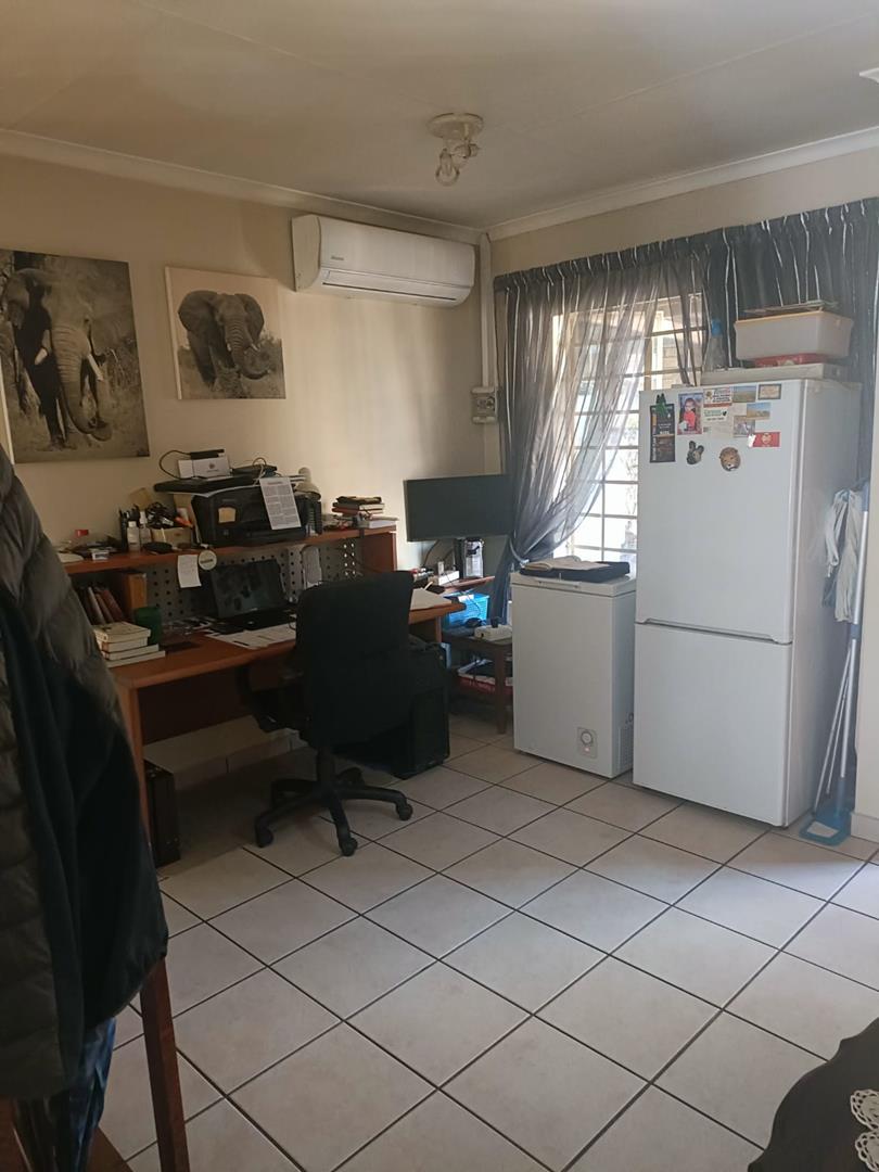 2 Bedroom Property for Sale in Annlin Gauteng