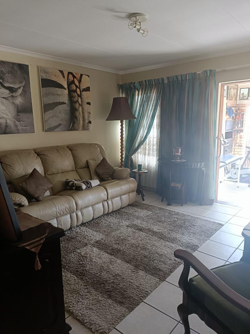 2 Bedroom Property for Sale in Annlin Gauteng