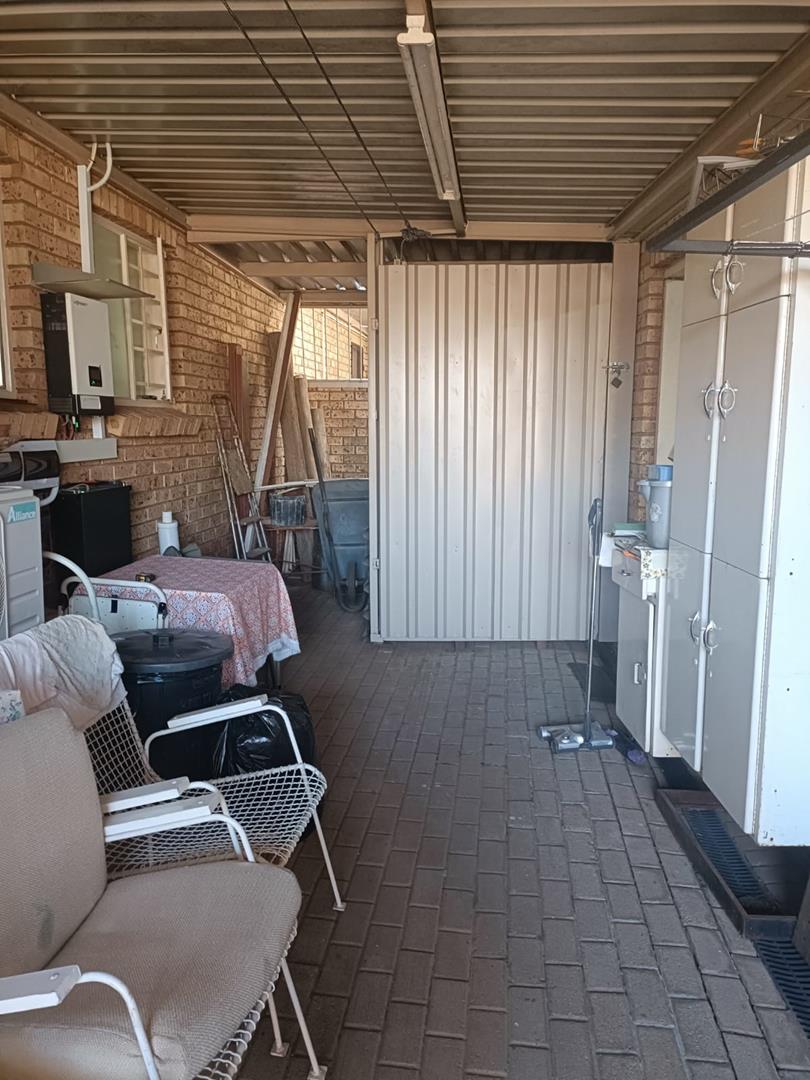 2 Bedroom Property for Sale in Annlin Gauteng