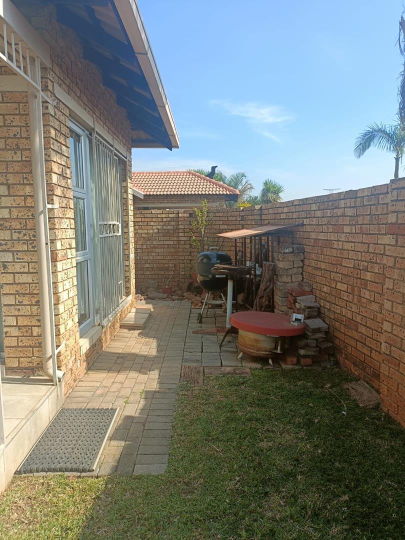 2 Bedroom Property for Sale in Annlin Gauteng