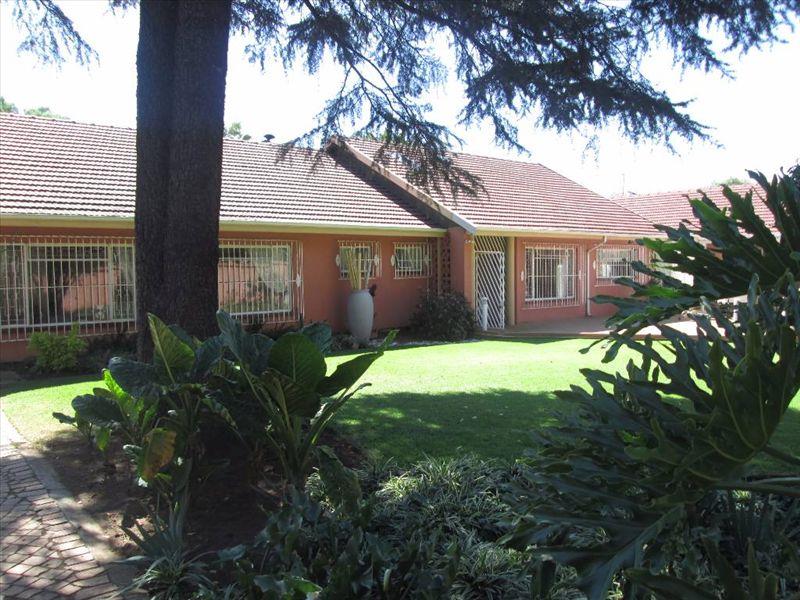 4 Bedroom Property for Sale in Beyerspark Gauteng