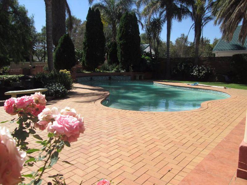 4 Bedroom Property for Sale in Beyerspark Gauteng