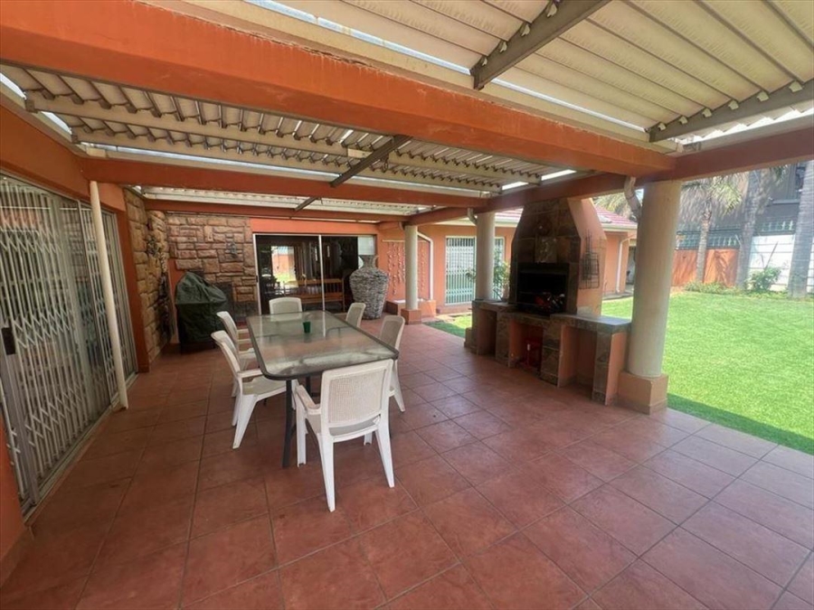 4 Bedroom Property for Sale in Beyerspark Gauteng