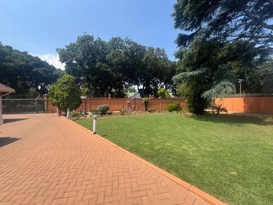 4 Bedroom Property for Sale in Beyerspark Gauteng