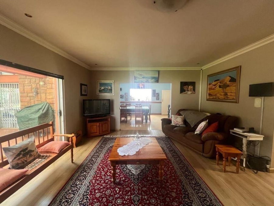 4 Bedroom Property for Sale in Beyerspark Gauteng