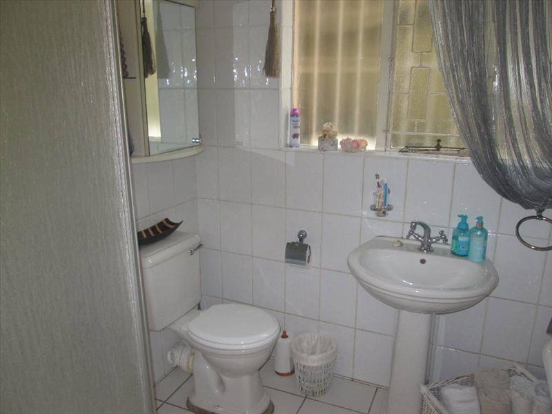4 Bedroom Property for Sale in Beyerspark Gauteng