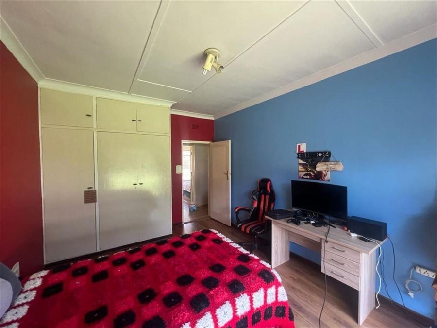 4 Bedroom Property for Sale in Beyerspark Gauteng