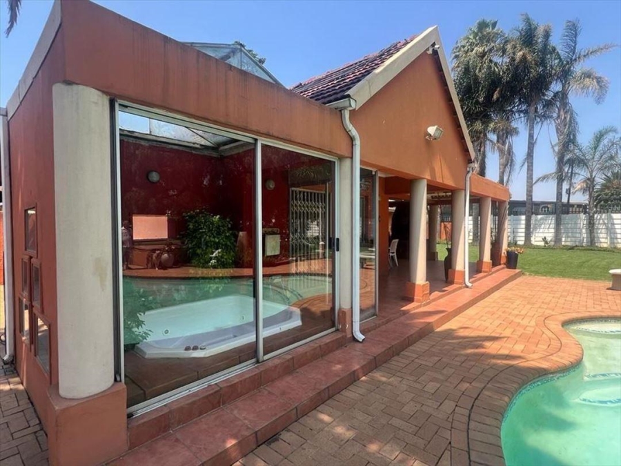 4 Bedroom Property for Sale in Beyerspark Gauteng