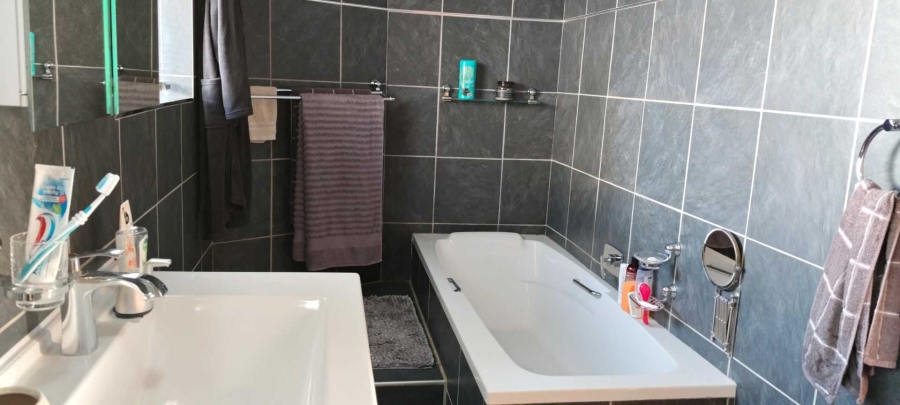 3 Bedroom Property for Sale in Randhart Gauteng