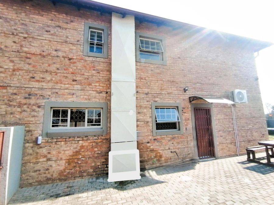 4 Bedroom Property for Sale in Annlin Gauteng