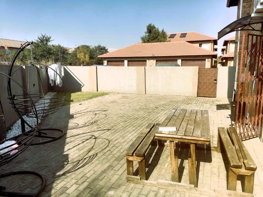 4 Bedroom Property for Sale in Annlin Gauteng