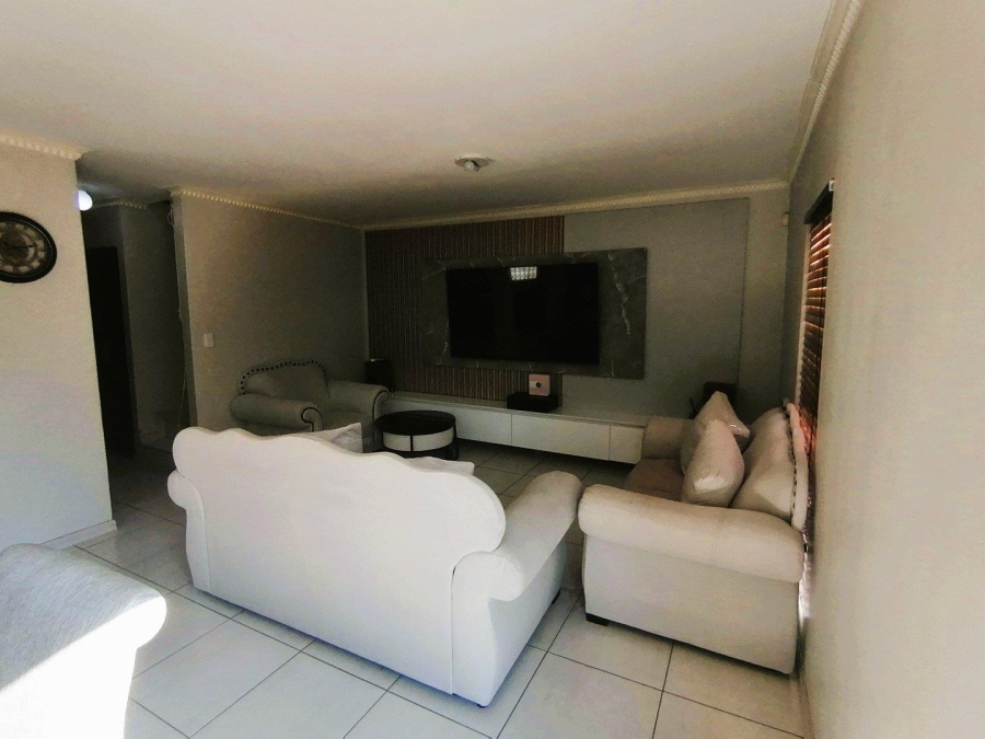 4 Bedroom Property for Sale in Annlin Gauteng