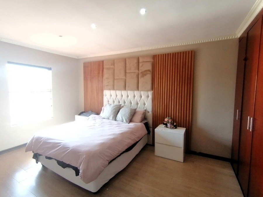 4 Bedroom Property for Sale in Annlin Gauteng