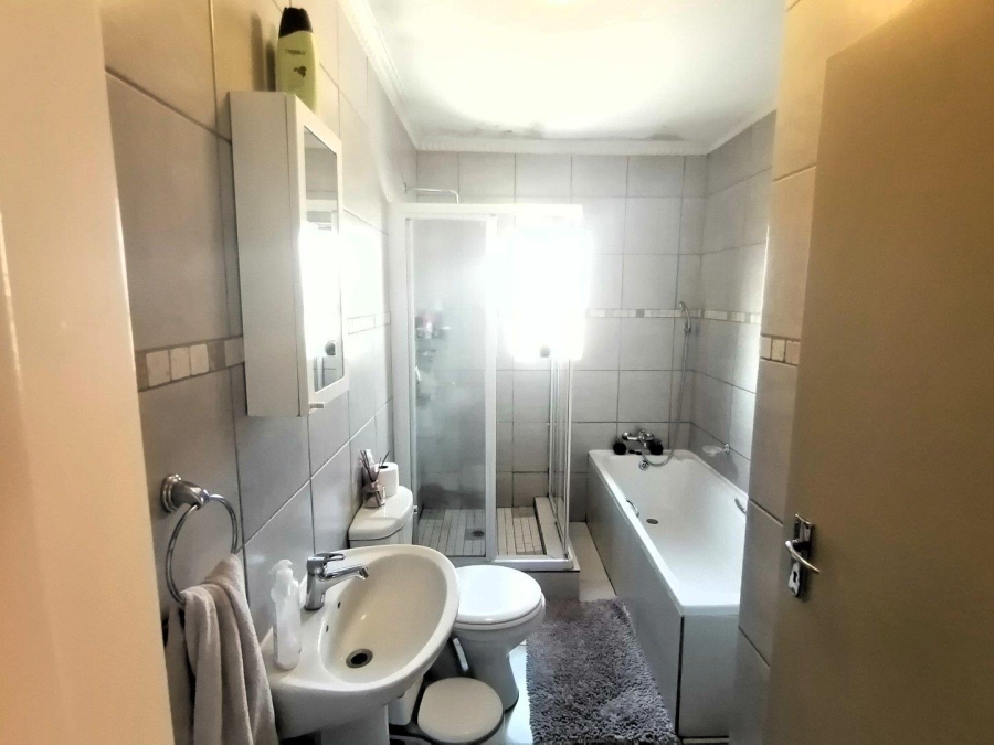 4 Bedroom Property for Sale in Annlin Gauteng