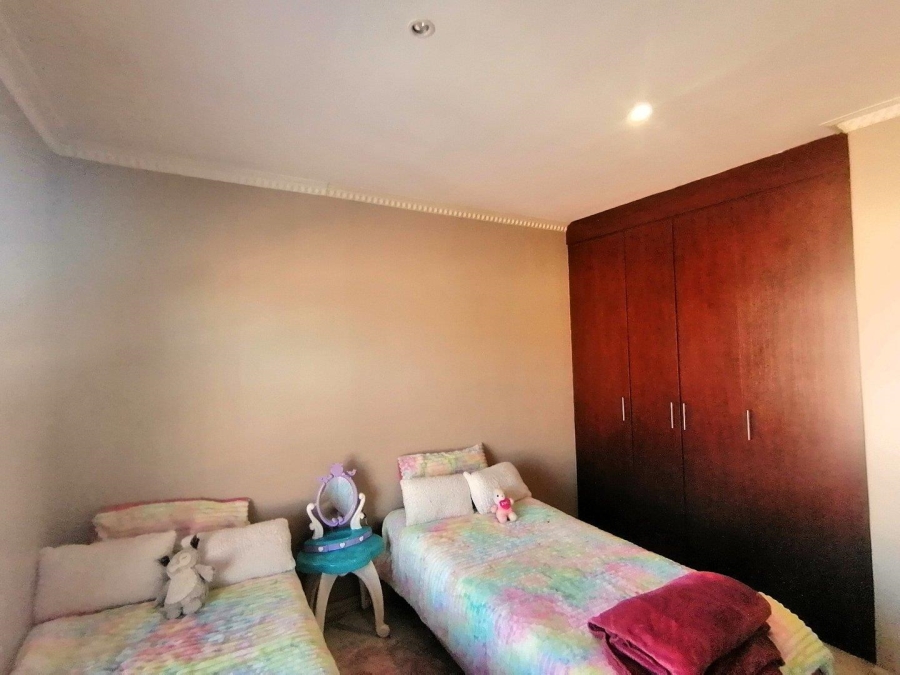 4 Bedroom Property for Sale in Annlin Gauteng