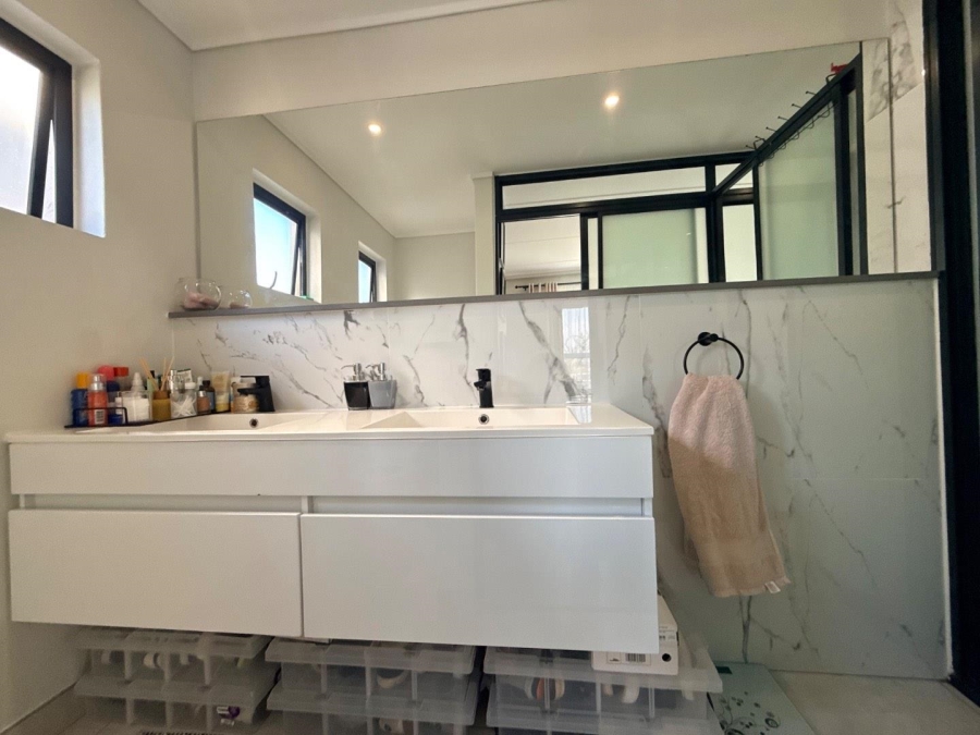 3 Bedroom Property for Sale in Waterfall Gauteng