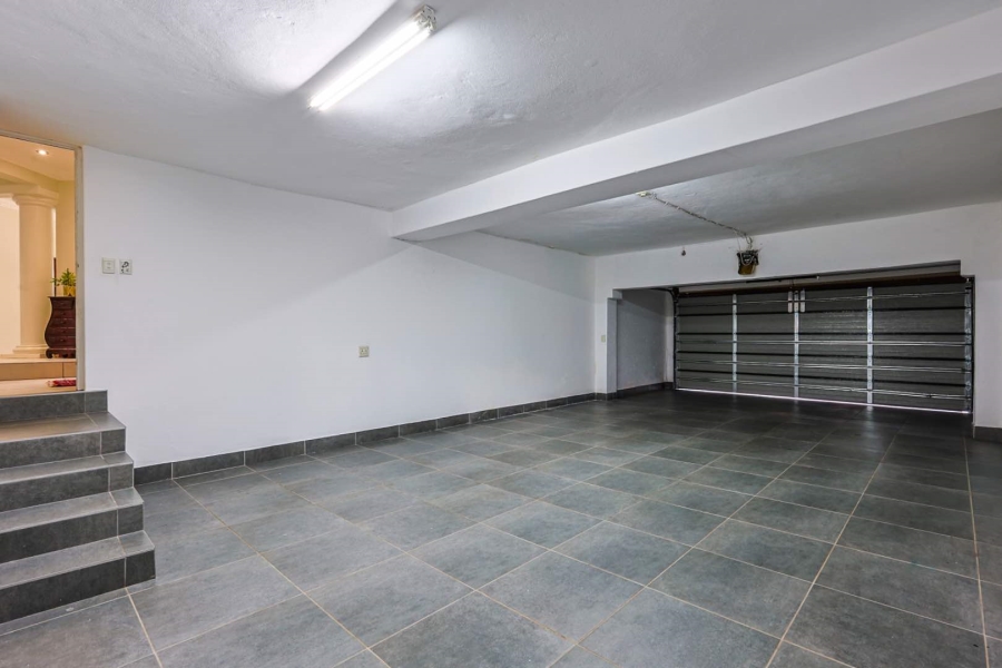 To Let 4 Bedroom Property for Rent in Woodhill Estate Gauteng
