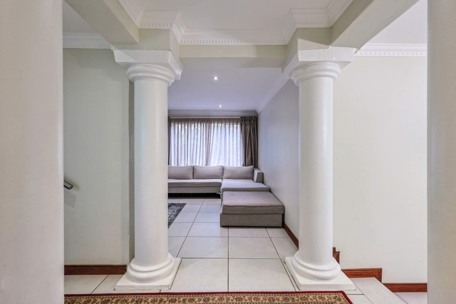To Let 4 Bedroom Property for Rent in Woodhill Estate Gauteng