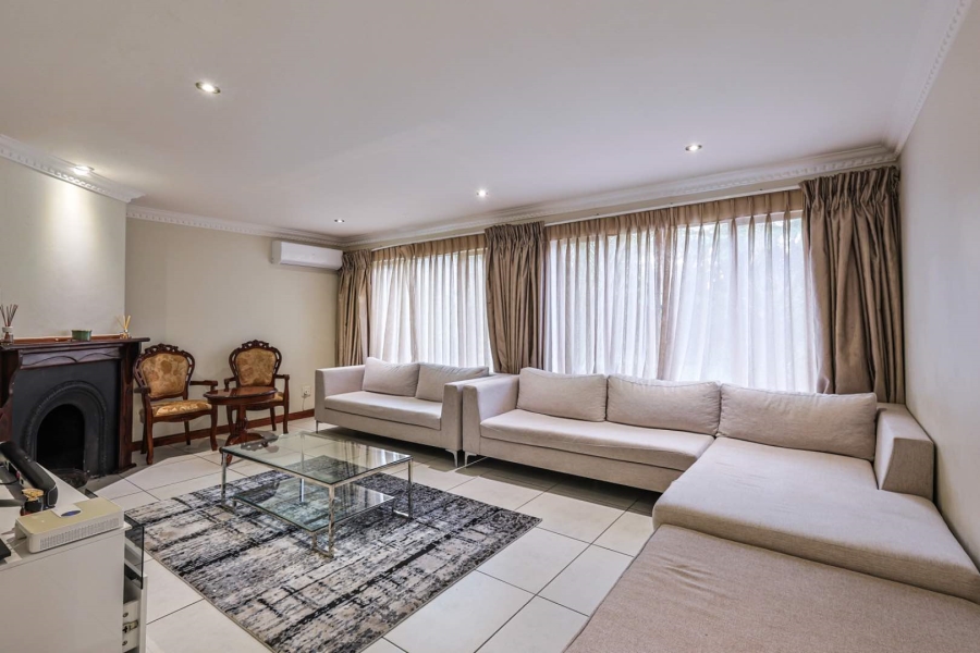 To Let 4 Bedroom Property for Rent in Woodhill Estate Gauteng
