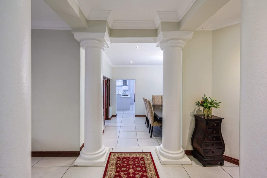 To Let 4 Bedroom Property for Rent in Woodhill Estate Gauteng