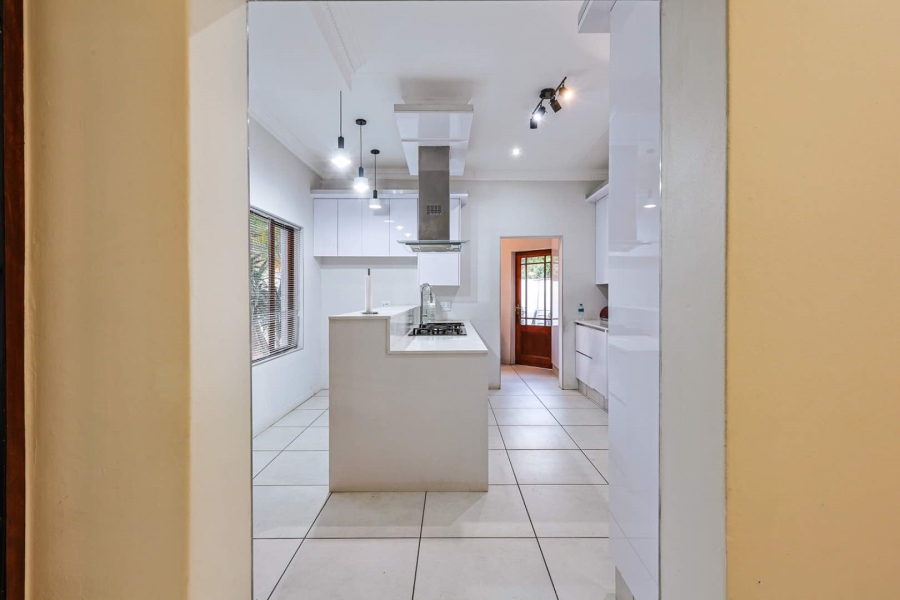 To Let 4 Bedroom Property for Rent in Woodhill Estate Gauteng
